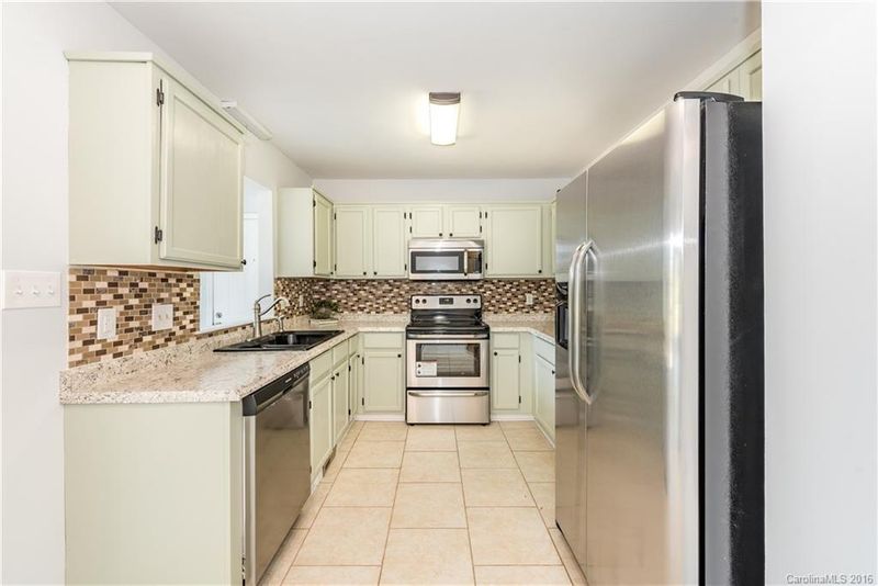 715 Silverleaf Rd, Charlotte, NC 28217