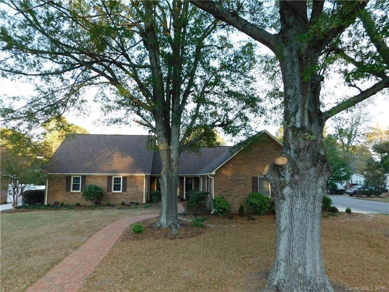 311 Elm St, Cherryville, NC 28021
