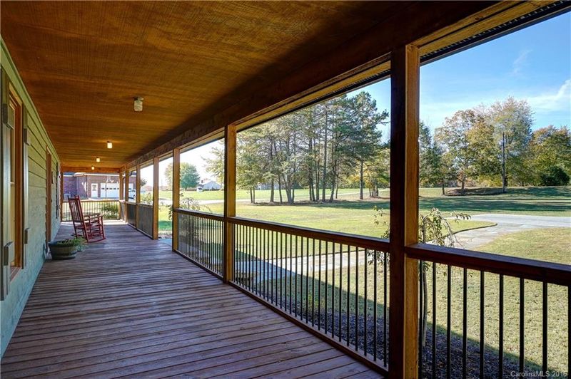 207 Wiggins Rd, Mooresville, NC 28115