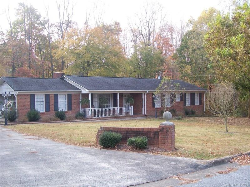 720 Vista Dr, Cherryville, NC 28021