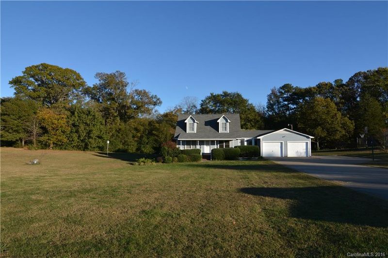 1025 Lawrence Rd, Clover, SC 29710