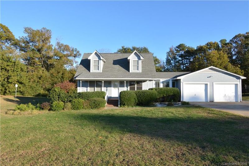 1025 Lawrence Rd, Clover, SC 29710