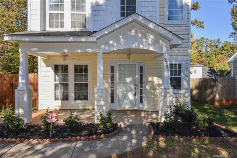 8309 Highlander Ct, Charlotte, NC 28269