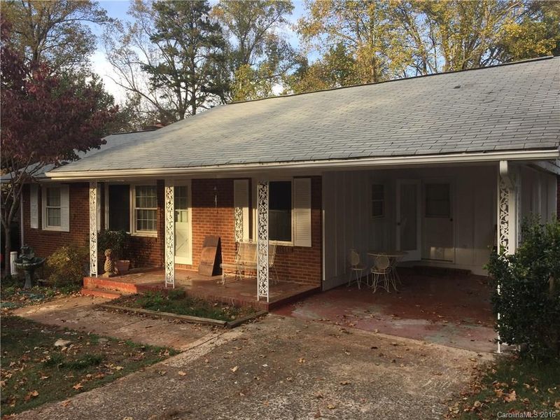 9036 Singingpine Rd, Charlotte, NC 28214