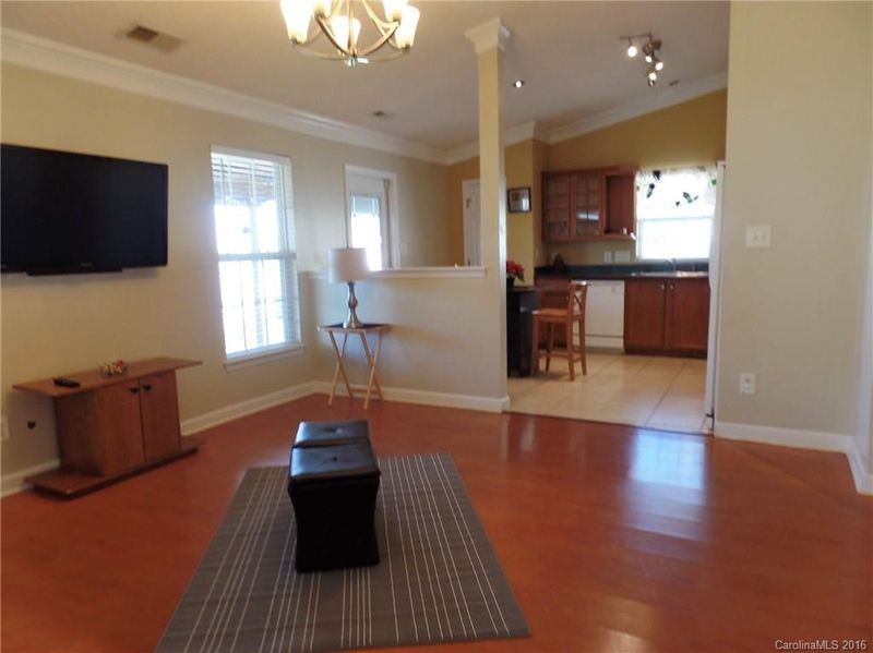 7039 Red Bud Cir, Charlotte, NC 28214