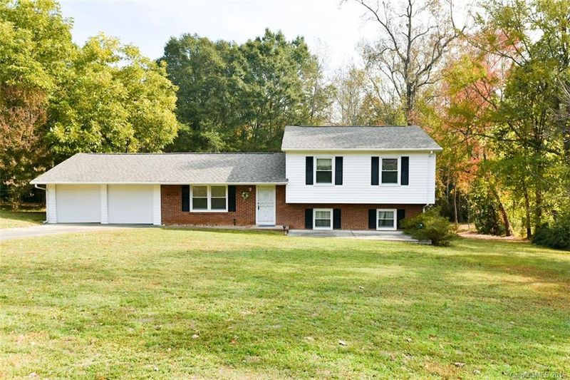 818 Cambridge Cir, Rock Hill, SC 29730