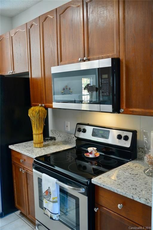 305 Riverfront Pw, Mount Holly, NC 28120
