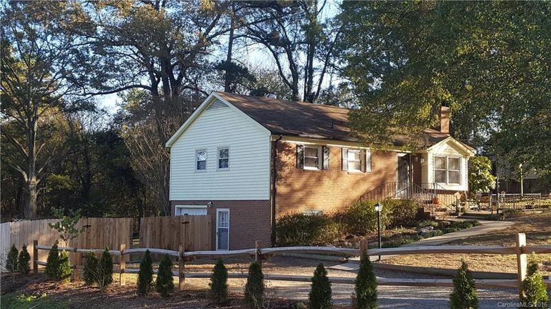 127 Stonecrest Cir, Concord, NC 28027