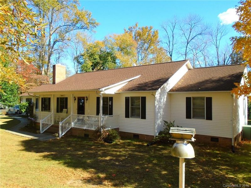 2969 Hart Rd #27, Clover, SC 29710