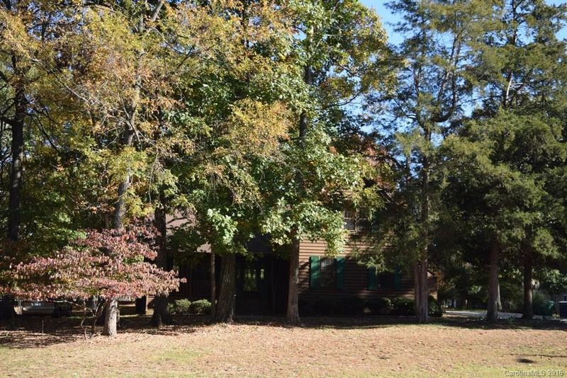 10933 Painted Tree Rd, Charlotte, NC 28226