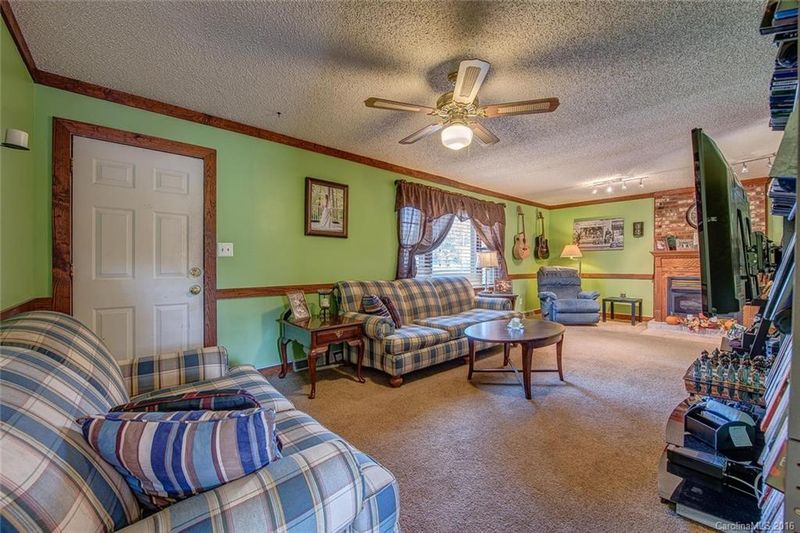 3510 Greg Dr, Gastonia, NC 28052