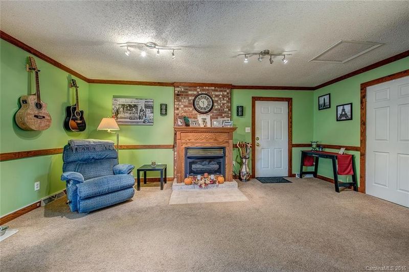 3510 Greg Dr, Gastonia, NC 28052