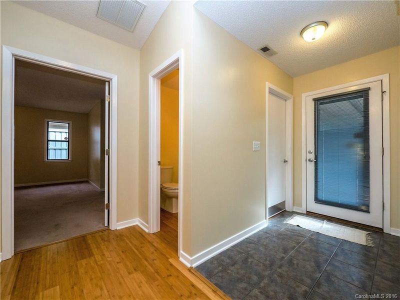 9015 St Lucia Ln, Charlotte, NC 28277