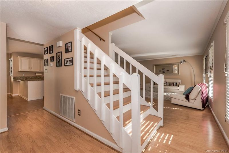3901 Waterford Dr, Charlotte, NC 28226
