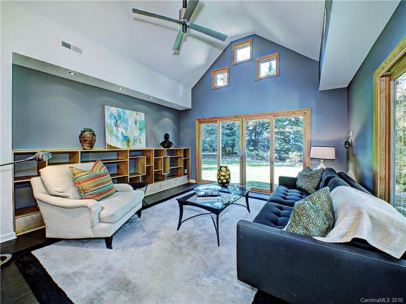 1033 Goshen Pl, Charlotte, NC 28211
