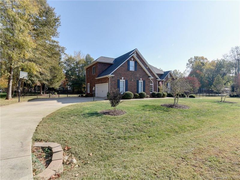 1000 Grant Dr, Denver, NC 28037