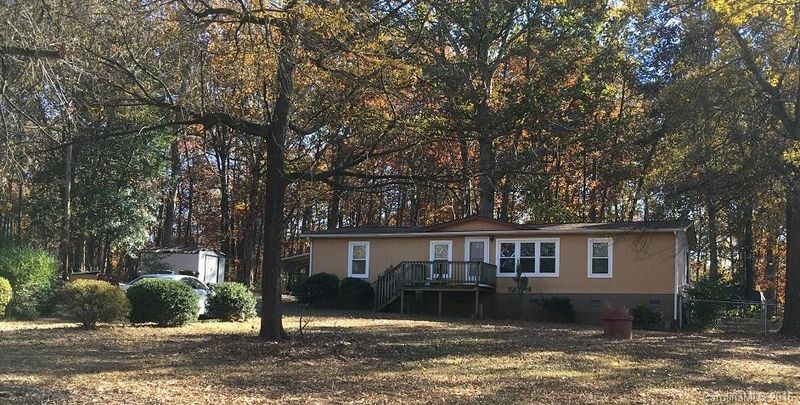 18 Pine Tree Dr, Maiden, NC 28650