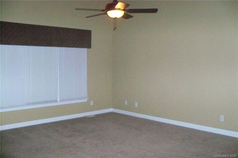 6363 Crosswinds Dr #10, Clover, SC 29710