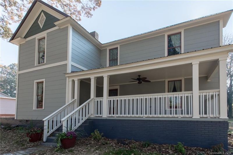 12 E Holly St, Maiden, NC 28650