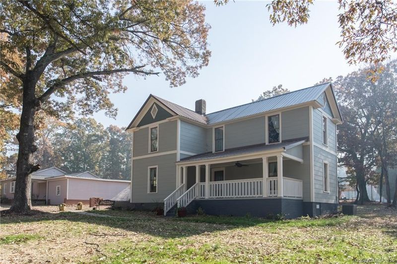 12 E Holly St, Maiden, NC 28650