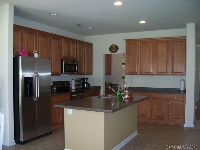 2130 Blue Iris Dr, Matthews, NC 28104