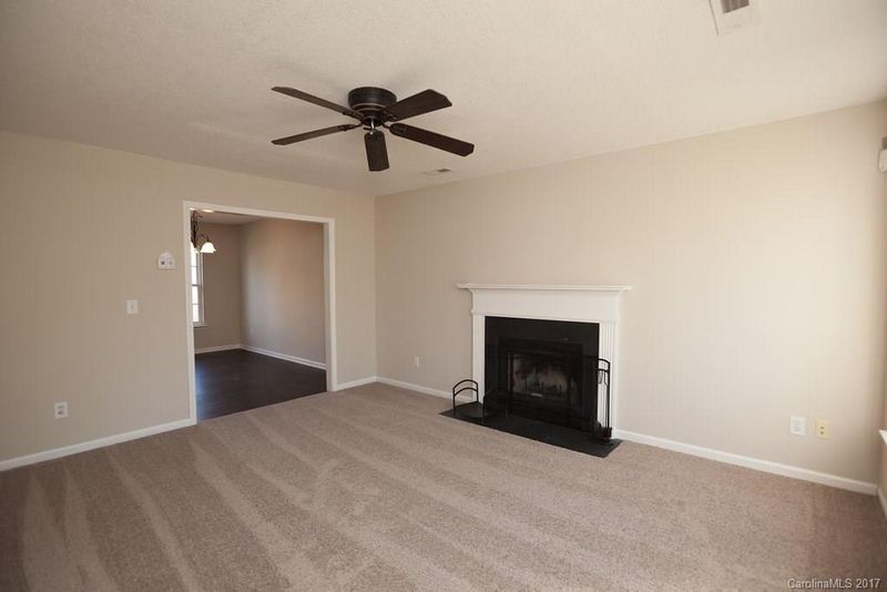 926 Grassy Patch Ln, Charlotte, NC 28216