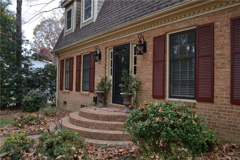 5917 Foxcrest Dr, Mint Hill, NC 28227