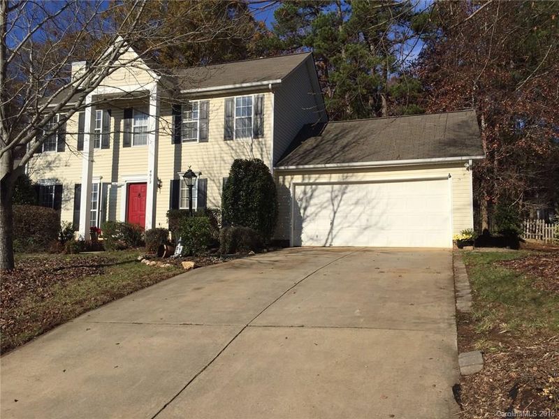 4012 Huntmeadow Dr, Charlotte, NC 28269