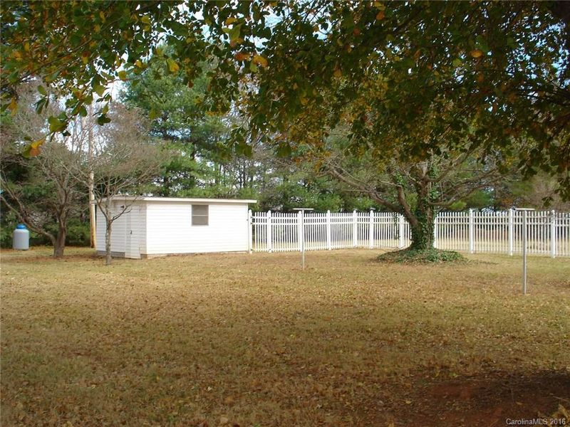 1926 St Marks Church Rd, Crouse, NC 28033