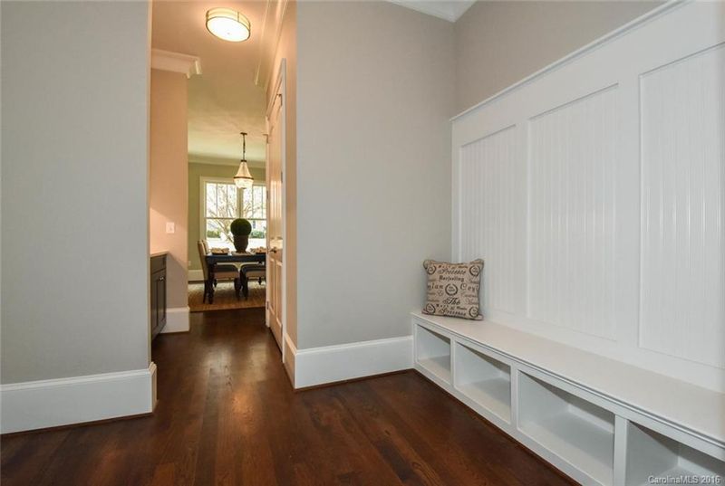 204 Livingston Dr, Charlotte, NC 28211