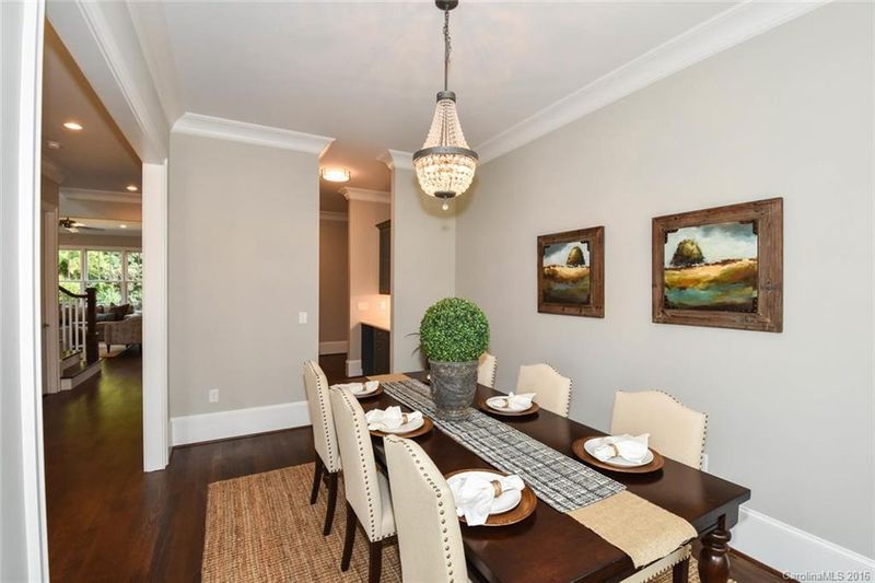 204 Livingston Dr, Charlotte, NC 28211