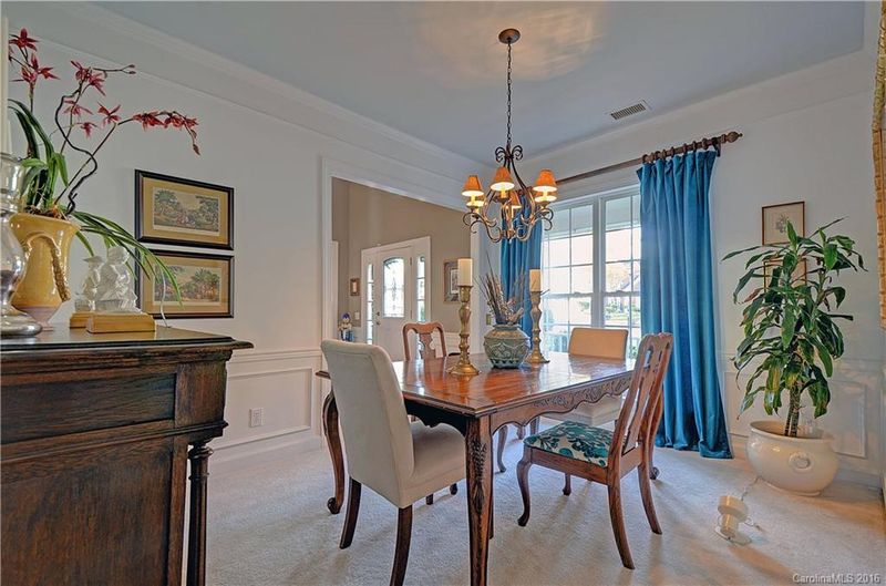 304 Matthews Estates Rd, Matthews, NC 28105