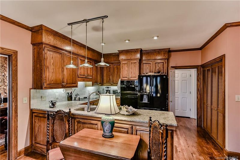 5902 Sharon Hills Rd #., Charlotte, NC 28210