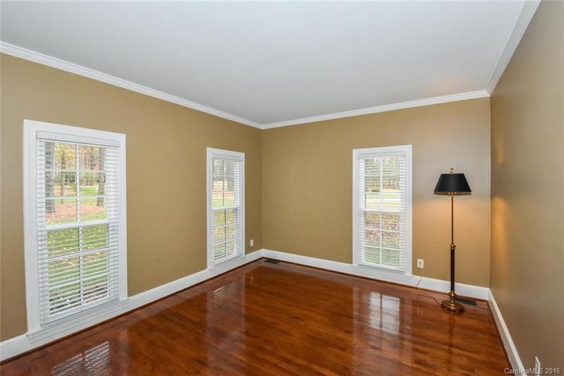 4524 Glen Oaks Dr, Matthews, NC 28104