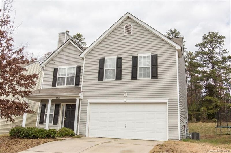 6328 Elliott Dr, Charlotte, NC 28216