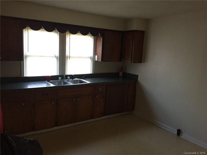 88 5th St #18, Cramerton, NC 28032