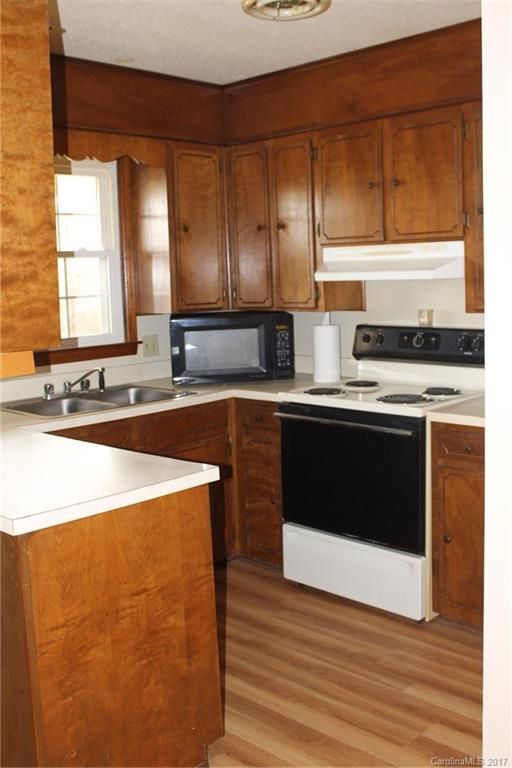 593 Adams Ln, Lancaster, SC 29720