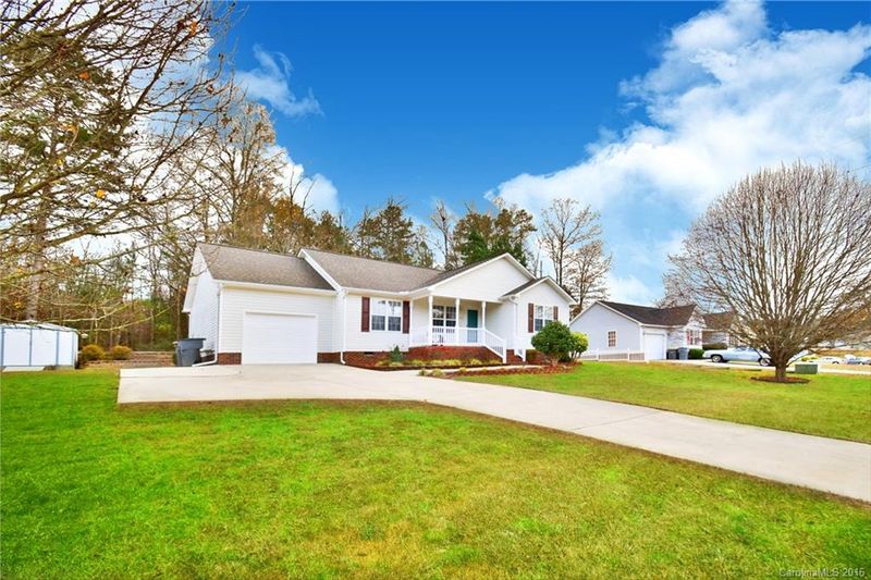 219 Summerpine Pl, Kannapolis, NC 28081