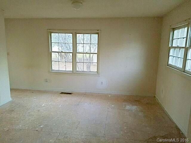 1104 Balthis Dr, Gastonia, NC 28054