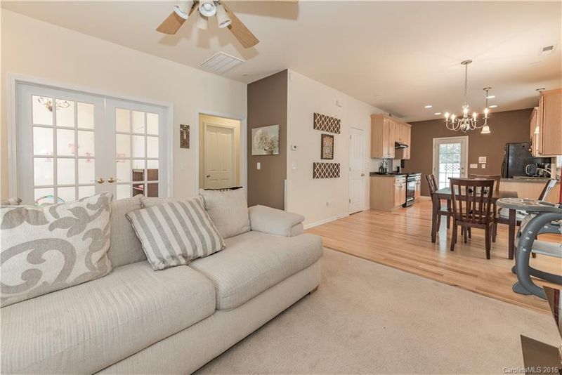 4229 Spring Oak Dr, Charlotte, NC 28208