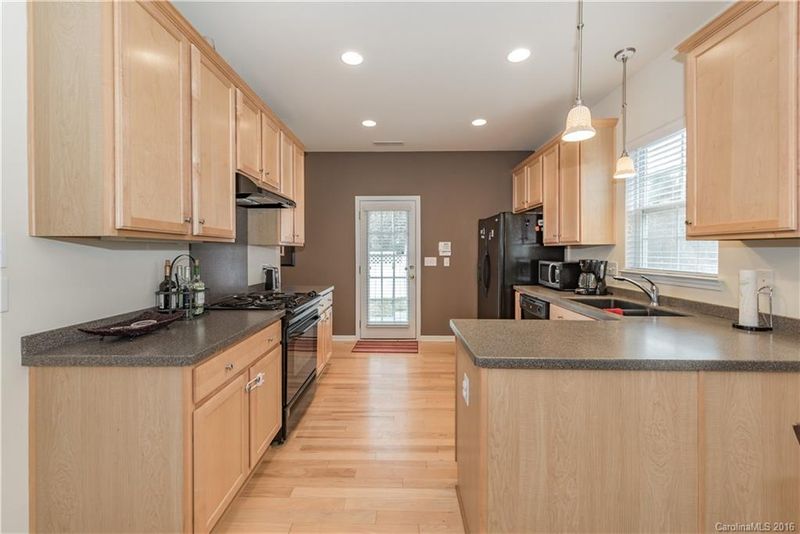 4229 Spring Oak Dr, Charlotte, NC 28208