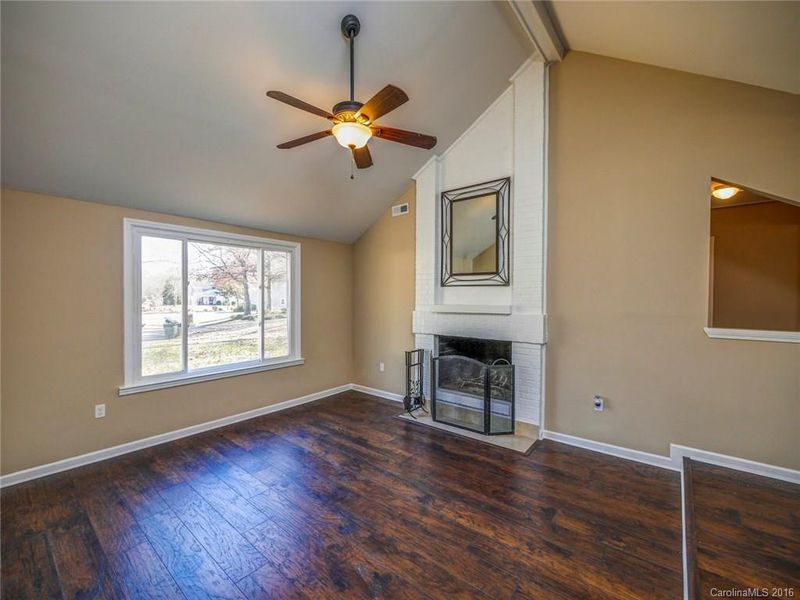 1100 Forest Wood Dr, Matthews, NC 28105