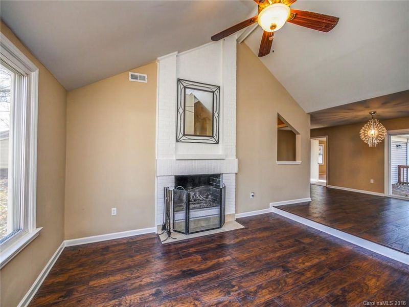 1100 Forest Wood Dr, Matthews, NC 28105