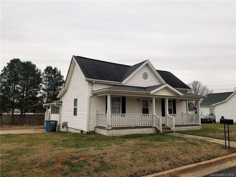 710 Brook St, Belmont, NC 28012