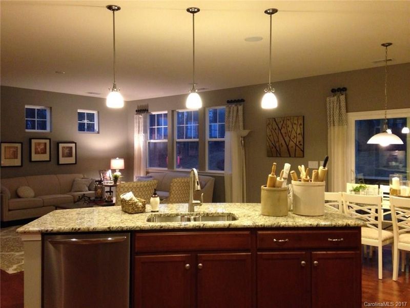 2021 Kensley Dr #1002, Waxhaw, NC 28173