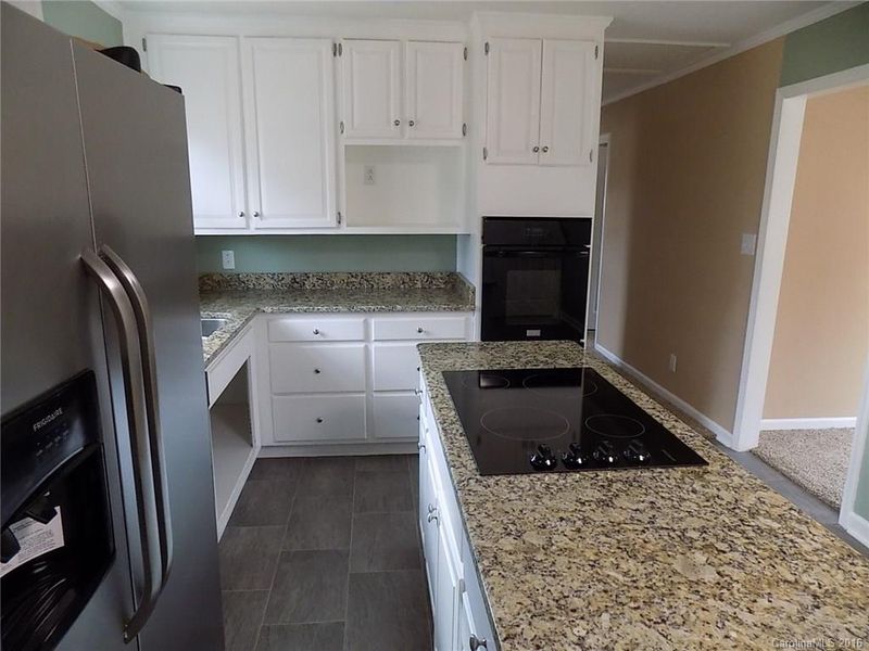 917 Carmel Dr, Gastonia, NC 28056