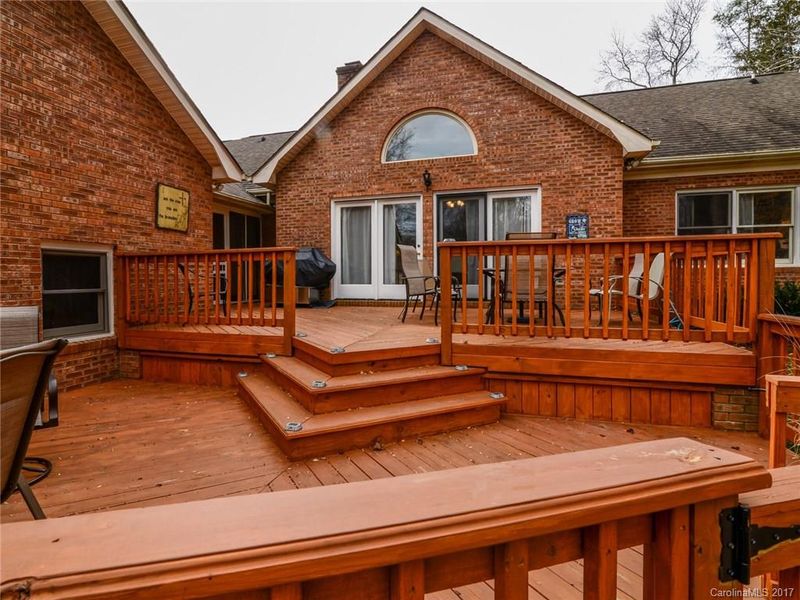 5130 Tracewood Ct, Charlotte, NC 28215