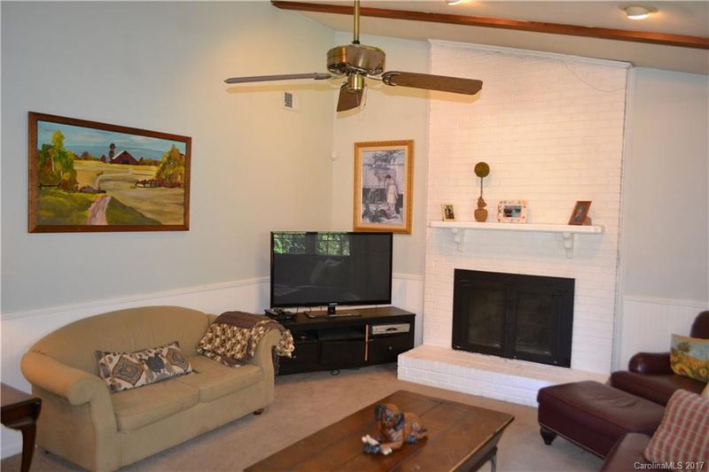 502 Grayson Ct, Matthews, NC 28105