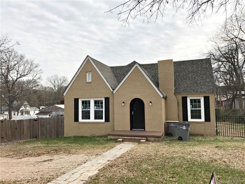 802 N Poplar Ave, Kannapolis, NC 28081