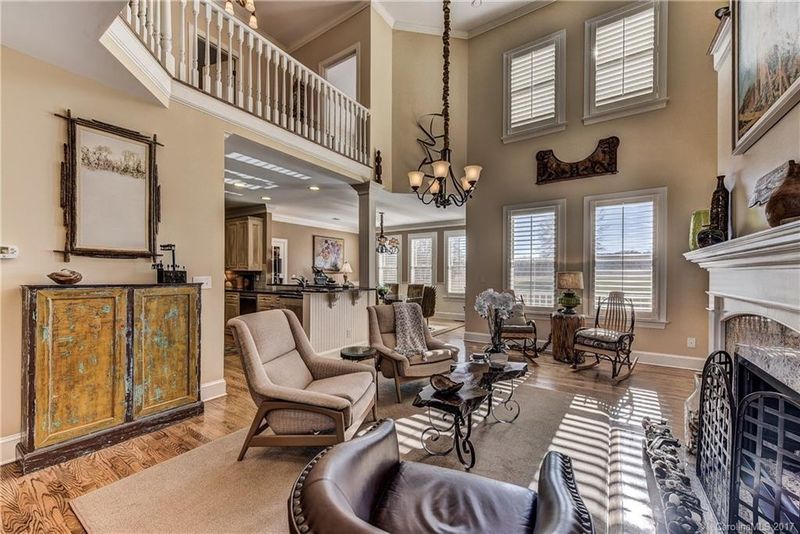 5625 Fairway View Dr, Charlotte, NC 28277